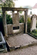 Laupheim Friedhof 160.jpg (85635 Byte)