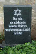 Niederschoena Friedhof 133.jpg (120706 Byte)