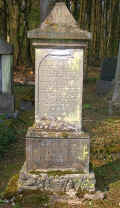 Puderbach Friedhof 420.jpg (142794 Byte)