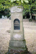 Aschenhausen Friedhof 104.jpg (69810 Byte)